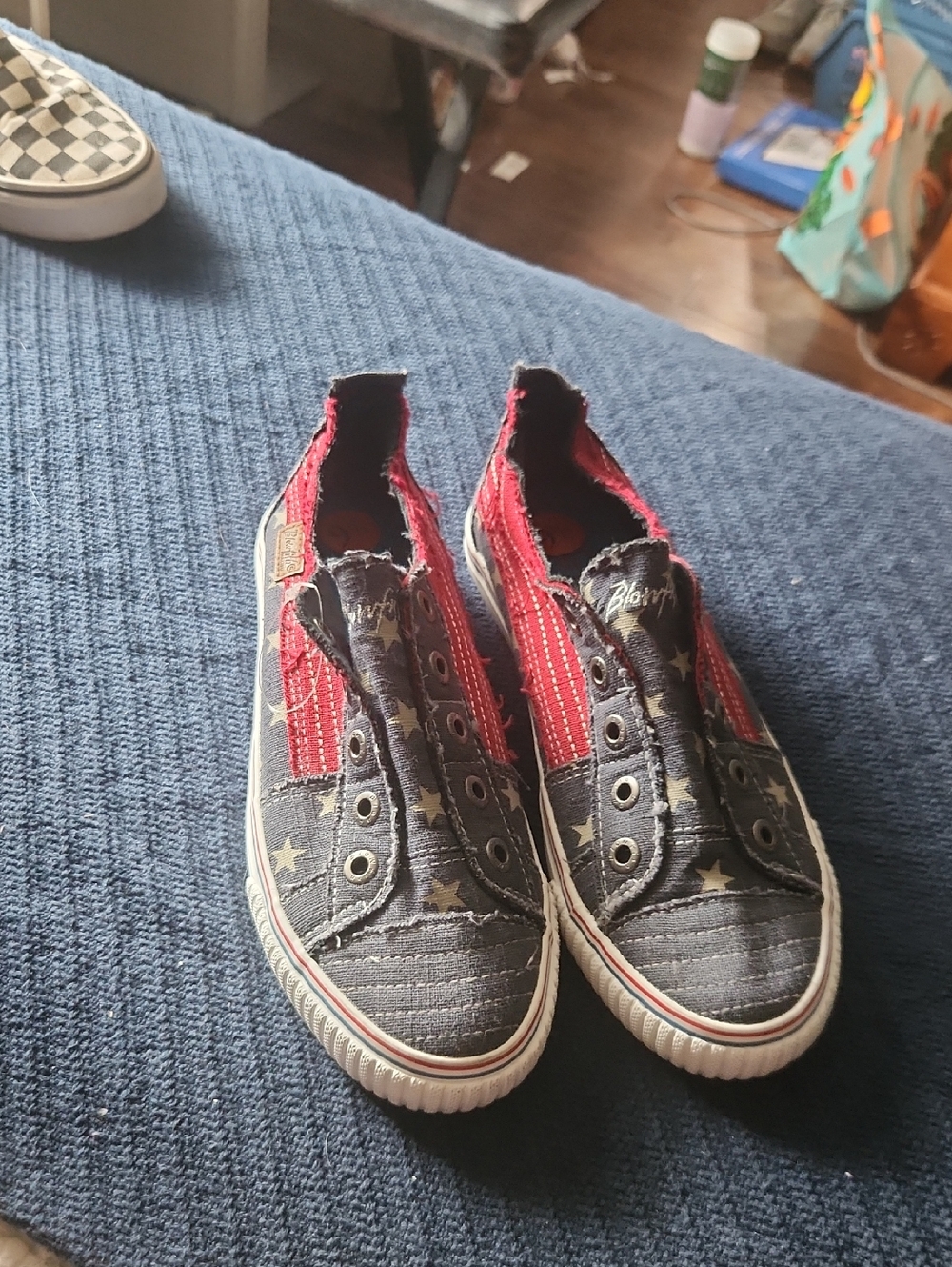 Blowfish WomensStar-Print Slip-On Sneakers in Navy and Red